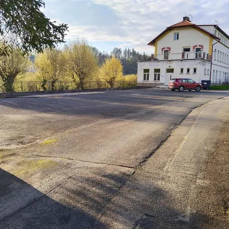 Penzion V Parku Cesky Sternberk